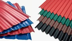 Ондулин и профнастил — это два популярных кровельных материала, каждый из которых имеет свои особенности, преимущества и недостатки.